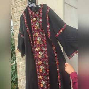 🌹-Embroidered Floral Palestinian Thobe – Comes W/ Underdress